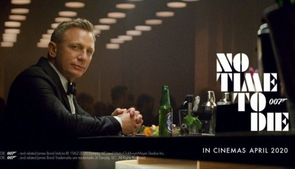 Daniel-Craig-vs-James-Bond-Heineken